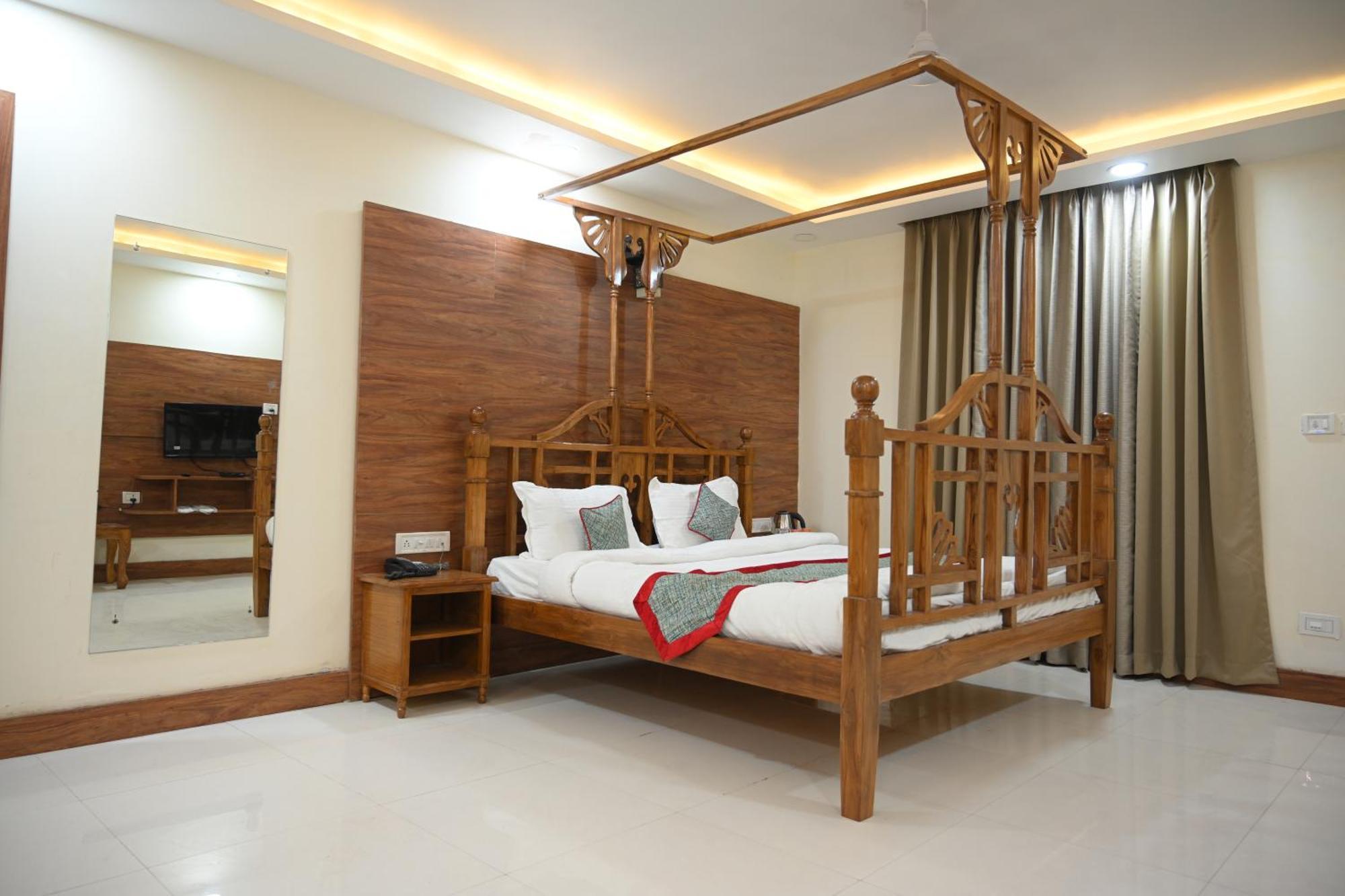 Orchha Club And Resort - Ocr Exterior photo