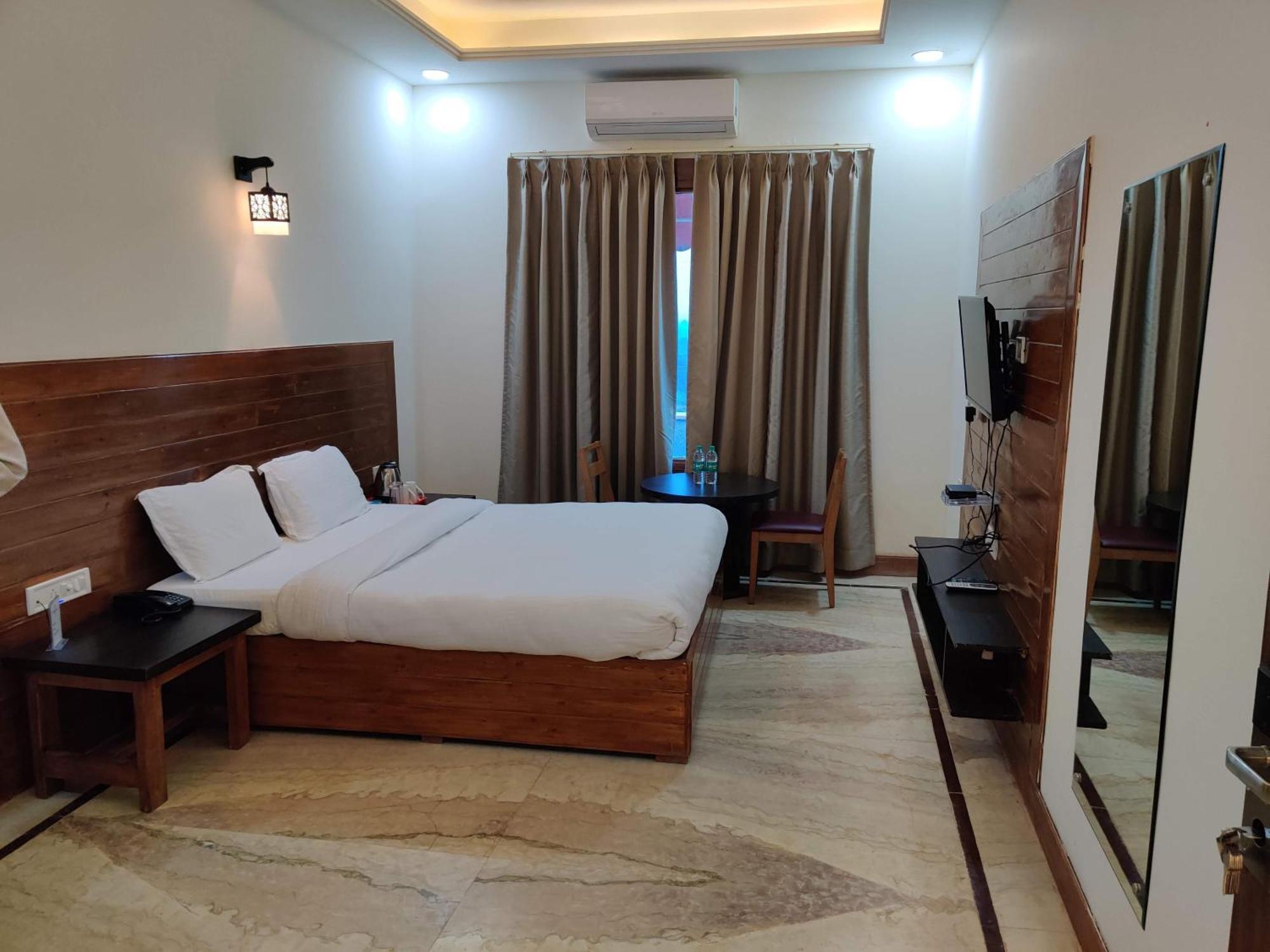 Orchha Club And Resort - Ocr Exterior photo