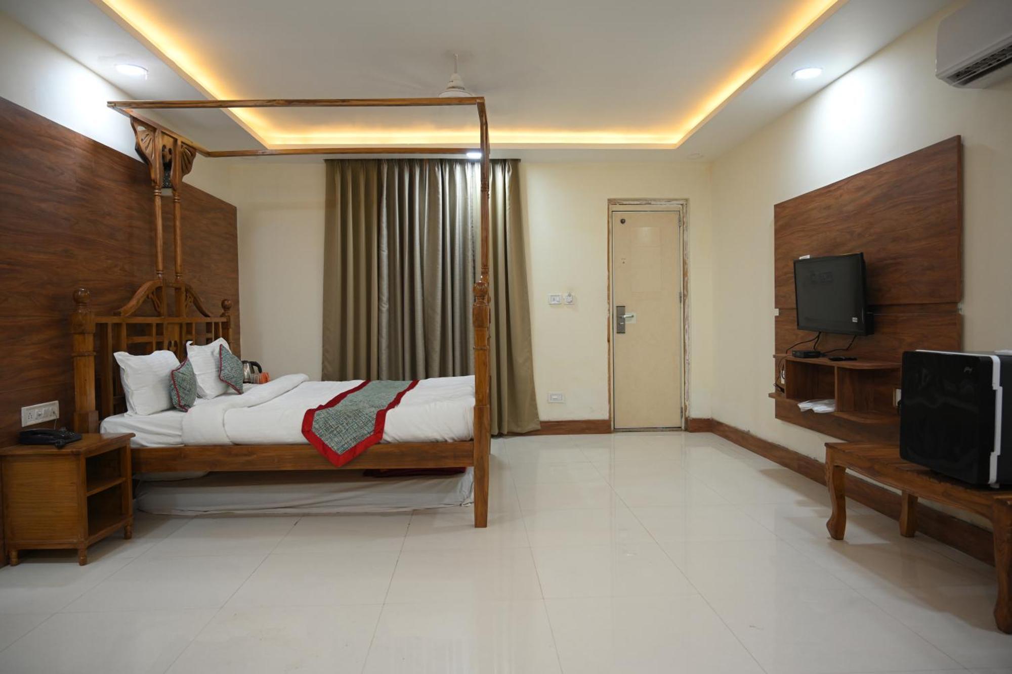 Orchha Club And Resort - Ocr Exterior photo