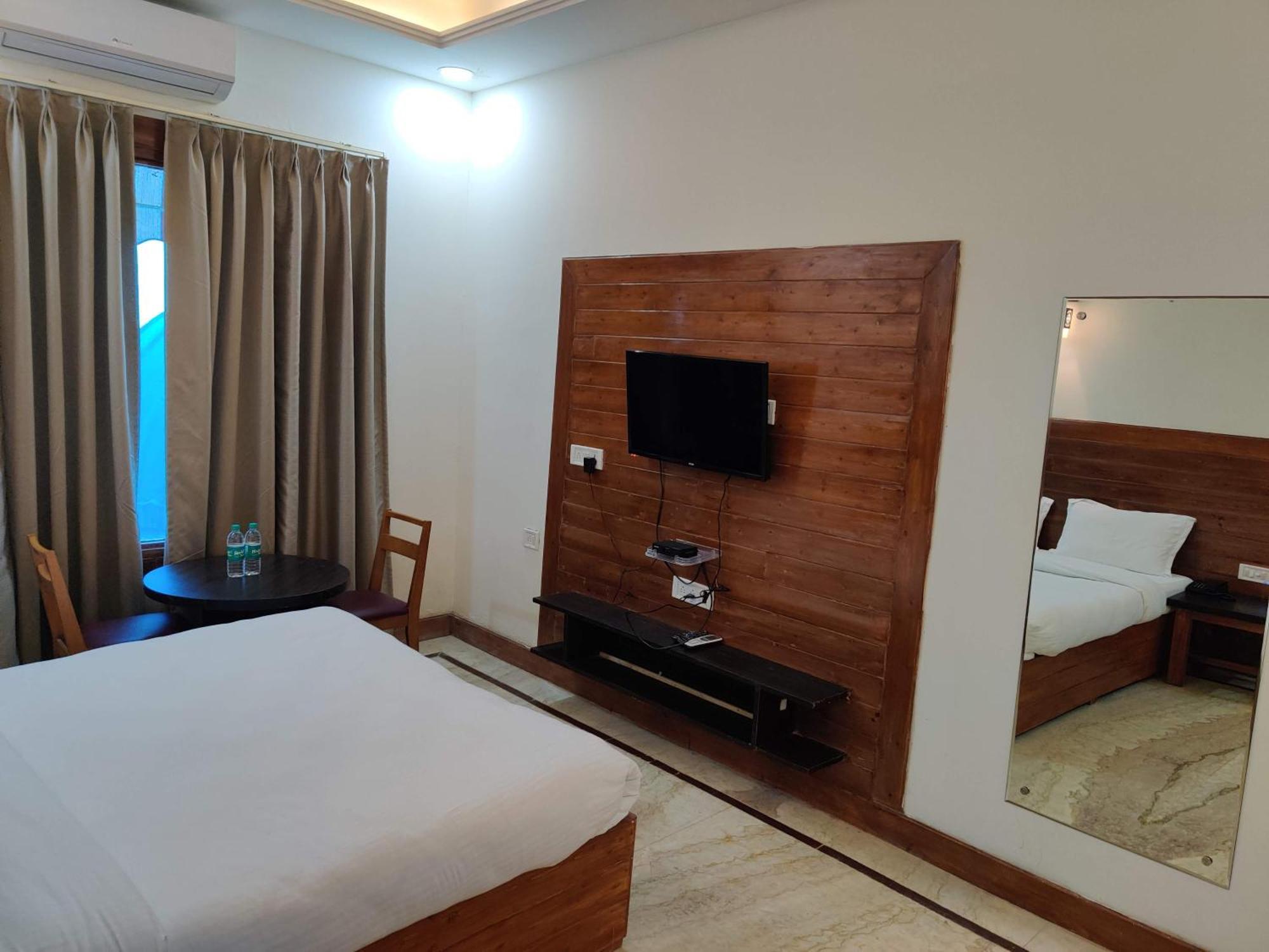 Orchha Club And Resort - Ocr Exterior photo