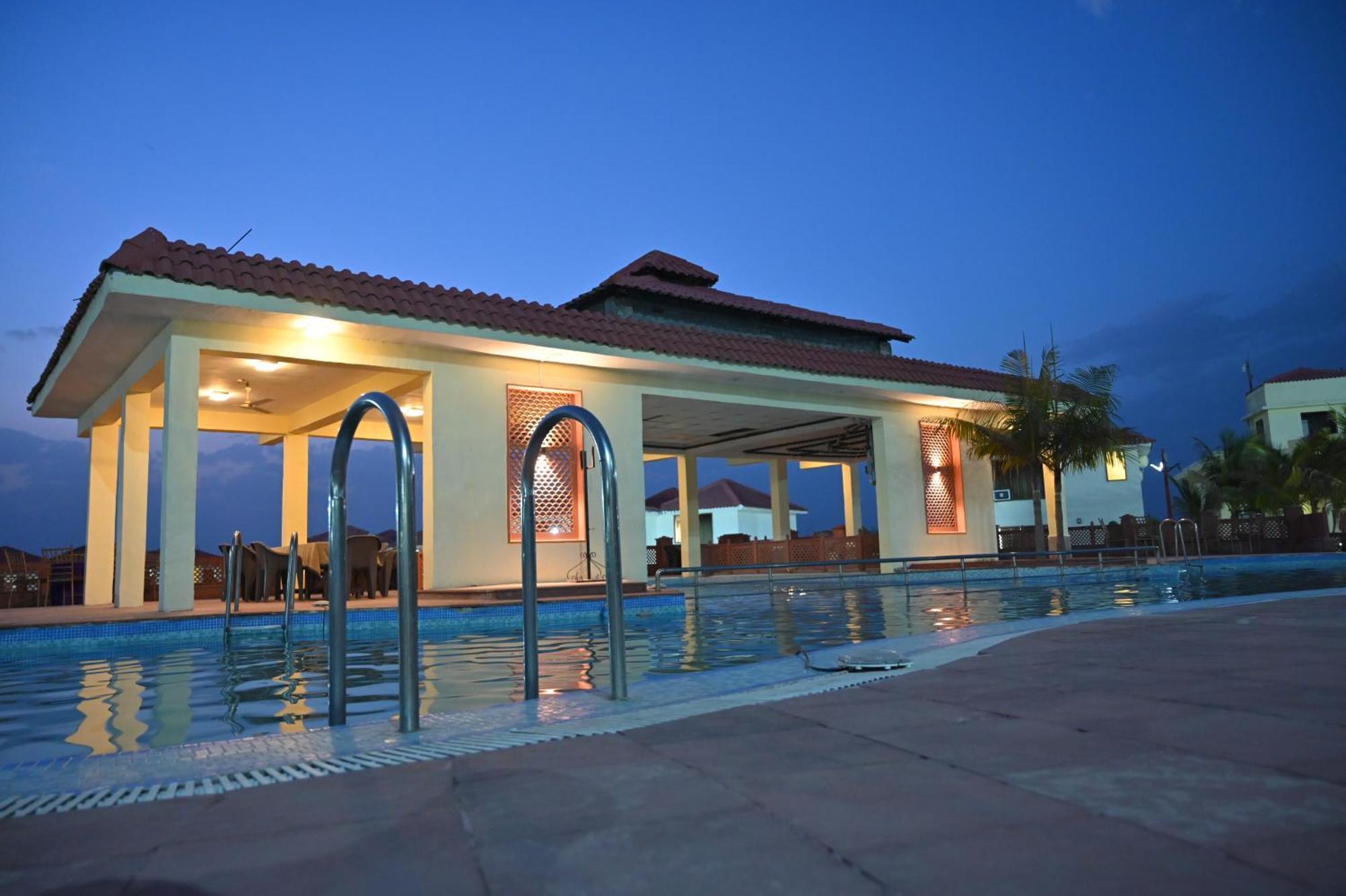 Orchha Club And Resort - Ocr Exterior photo