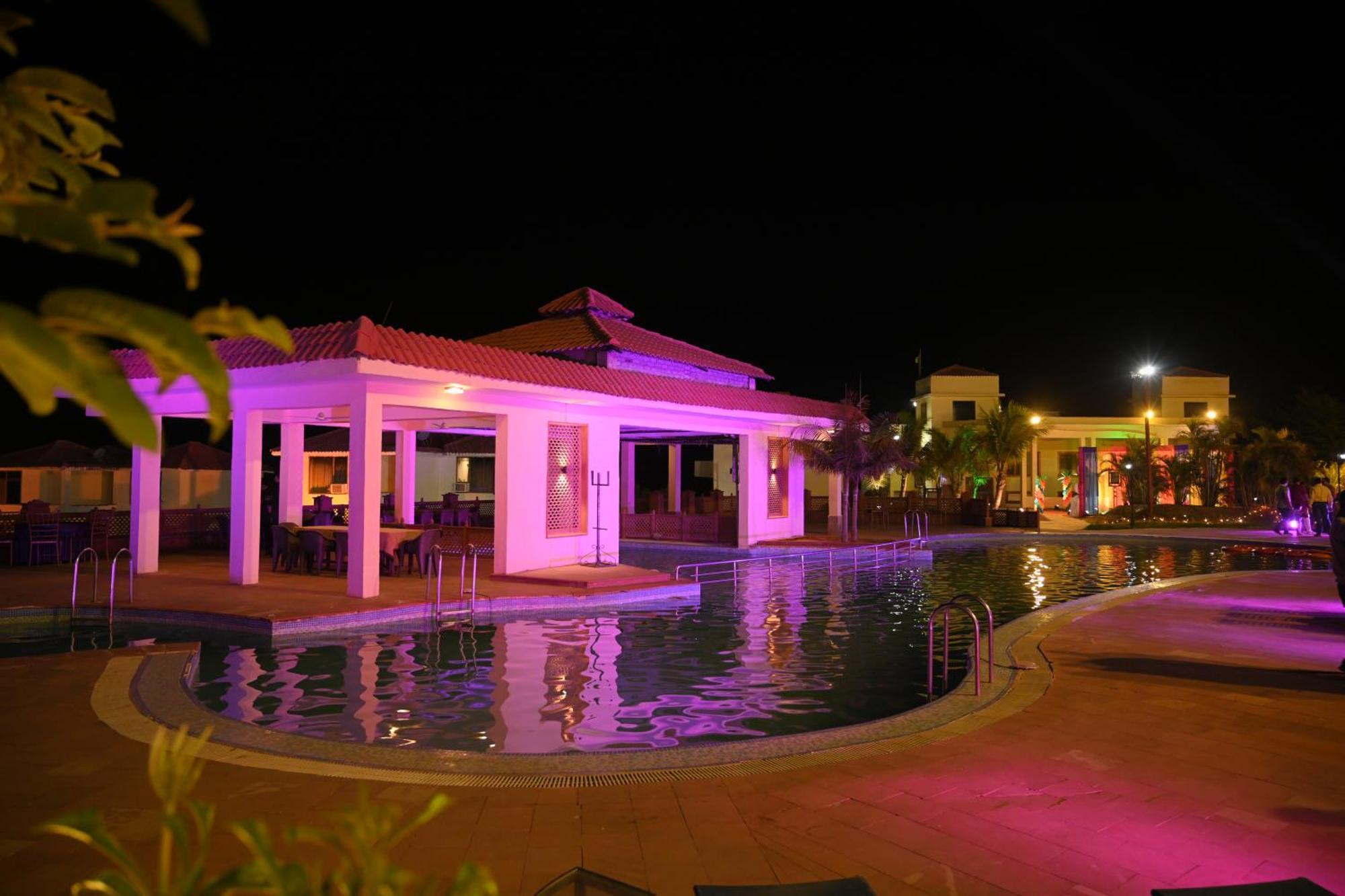 Orchha Club And Resort - Ocr Exterior photo