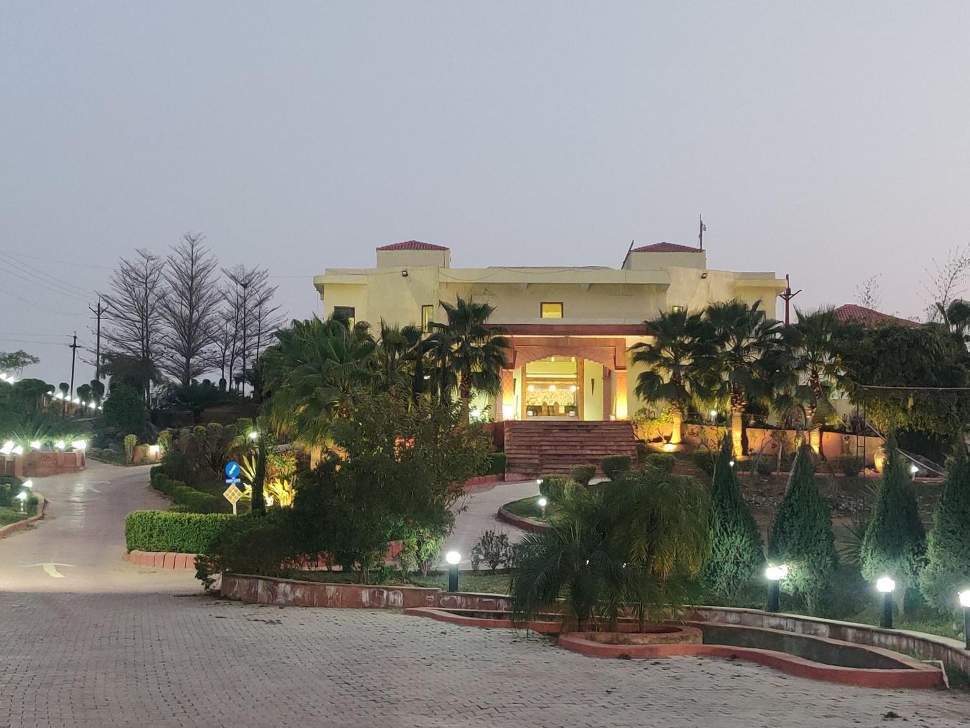 Orchha Club And Resort - Ocr Exterior photo