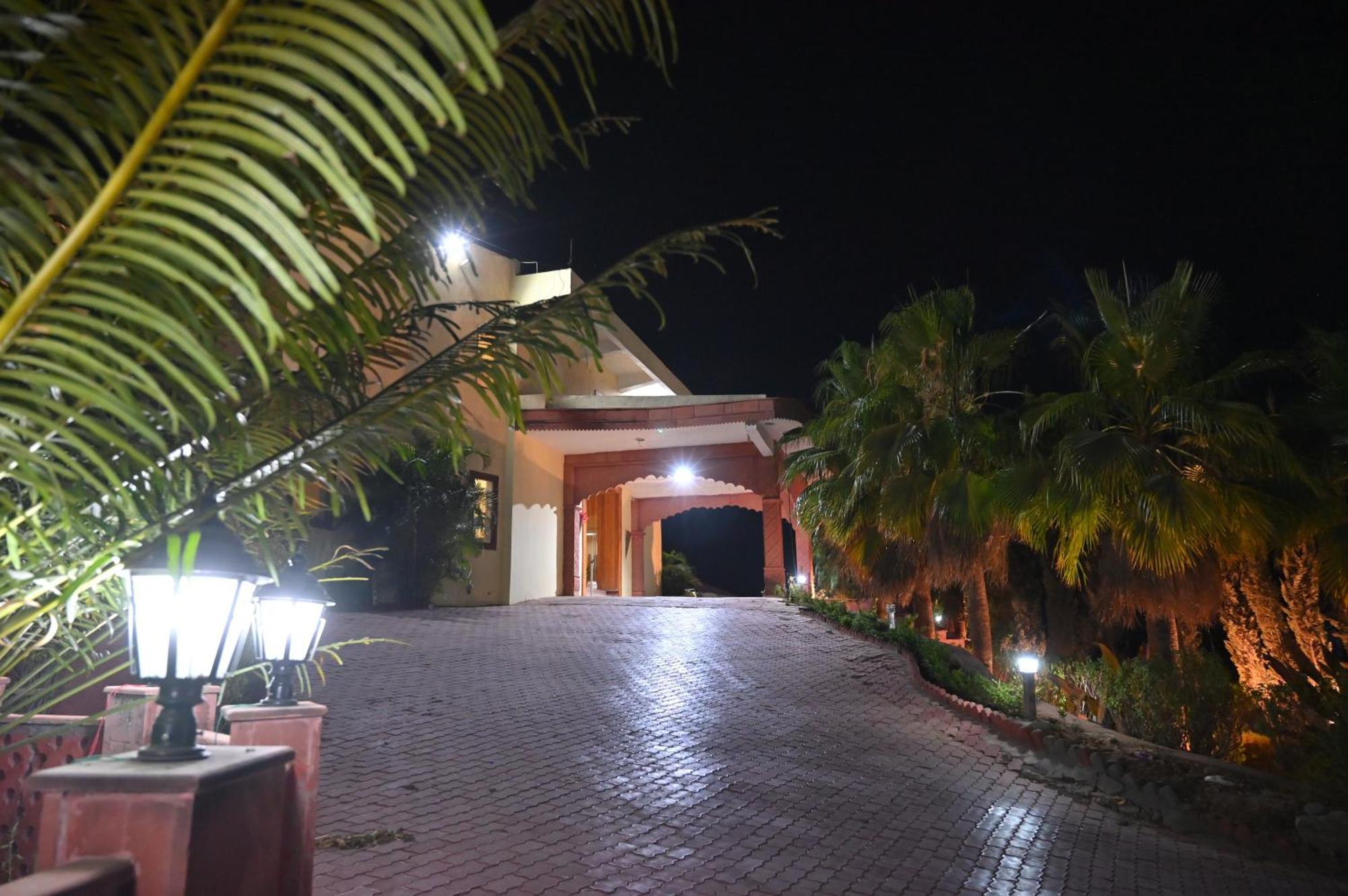 Orchha Club And Resort - Ocr Exterior photo
